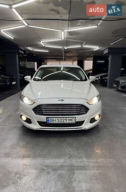 Седан Ford Fusion 2013 в 