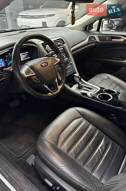 Седан Ford Fusion 2013 в 