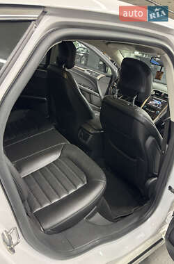 Седан Ford Fusion 2013 в 