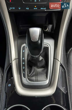 Седан Ford Fusion 2013 в 