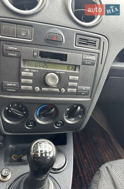 Хэтчбек Ford Fusion 2006 в 