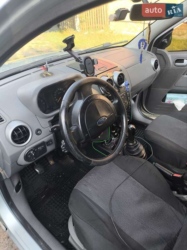 Хэтчбек Ford Fusion 2003 в Полтаве