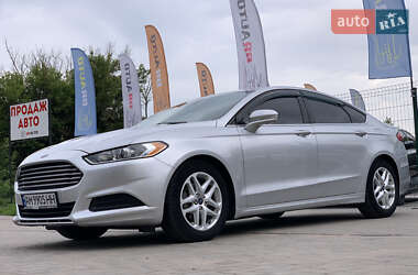 Седан Ford Fusion 2015 в 