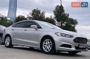 Седан Ford Fusion 2015 в 
