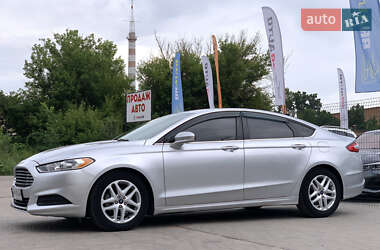 Седан Ford Fusion 2015 в 