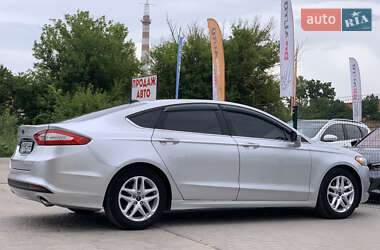 Седан Ford Fusion 2015 в 
