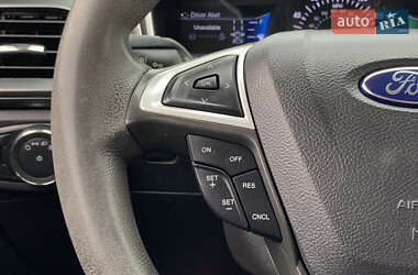Седан Ford Fusion 2015 в 