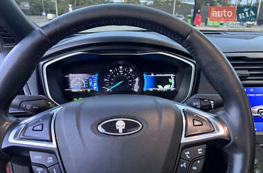 Седан Ford Fusion 2019 в 