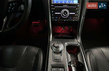 Седан Ford Fusion 2016 в 