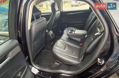 Седан Ford Fusion 2019 в 