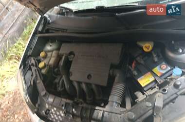 Хэтчбек Ford Fusion 2005 в 