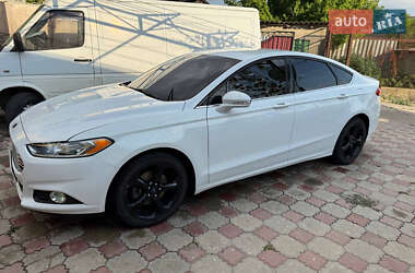 Седан Ford Fusion 2015 в 