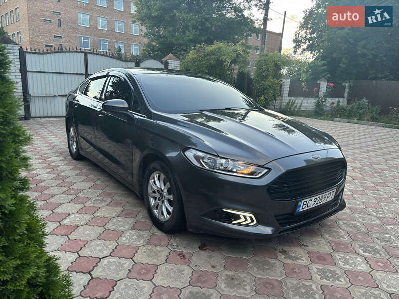 Седан Ford Fusion 2016 в Сумах