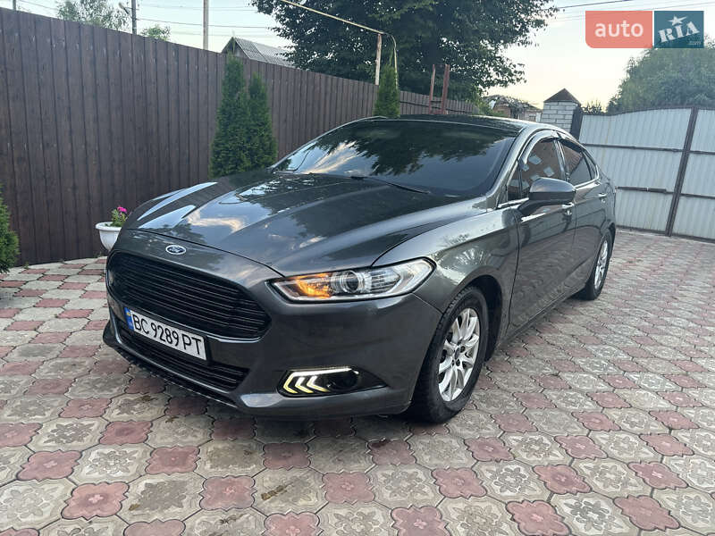Седан Ford Fusion 2016 в Сумах