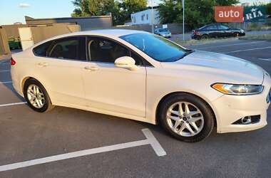 Седан Ford Fusion 2015 в 