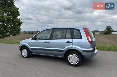 Хэтчбек Ford Fusion 2006 в 