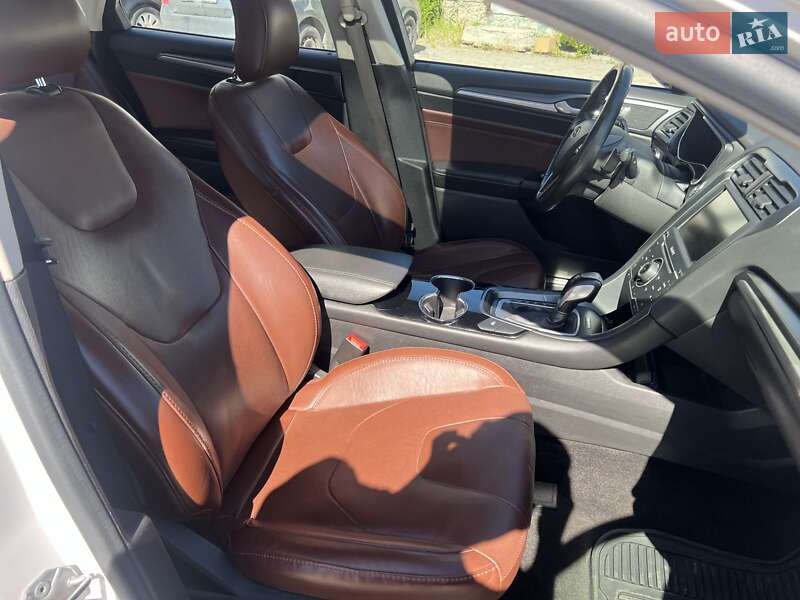 Седан Ford Fusion 2014 в Львові