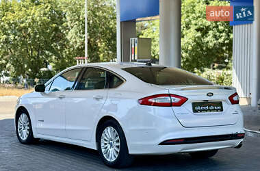 Седан Ford Fusion 2012 в 