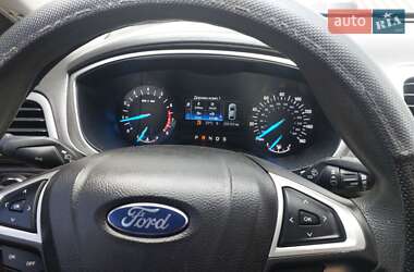Седан Ford Fusion 2013 в 