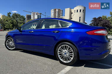 Седан Ford Fusion 2015 в 