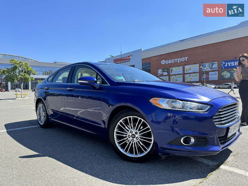 Седан Ford Fusion 2015 в 