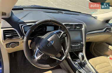 Седан Ford Fusion 2015 в 