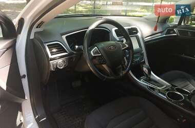 Седан Ford Fusion 2013 в 