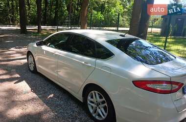 Седан Ford Fusion 2013 в 