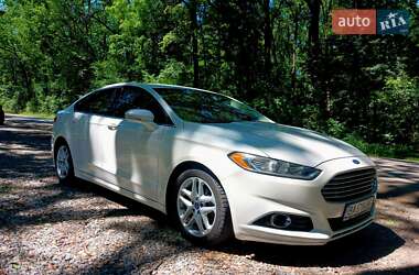 Седан Ford Fusion 2013 в 