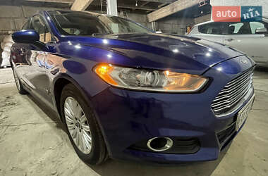Седан Ford Fusion 2015 в 