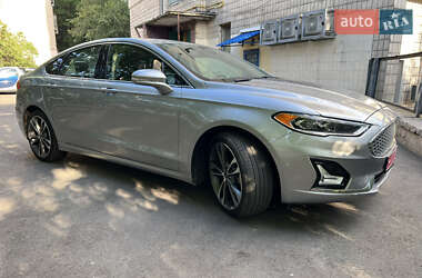 Седан Ford Fusion 2020 в 