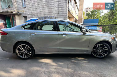 Седан Ford Fusion 2020 в 