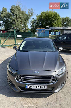 Седан Ford Fusion 2015 в 