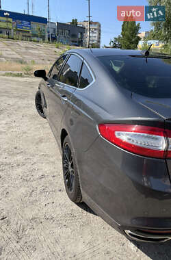 Седан Ford Fusion 2015 в 