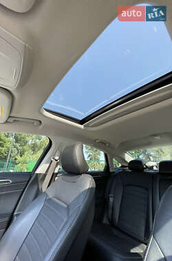 Седан Ford Fusion 2015 в 