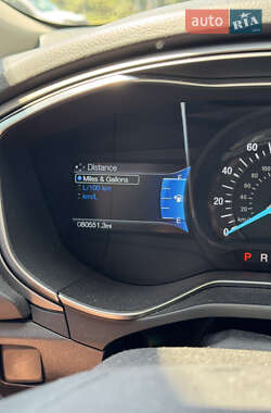Седан Ford Fusion 2015 в 