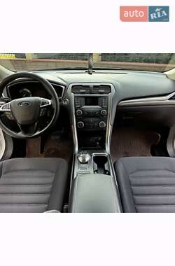 Седан Ford Fusion 2017 в 