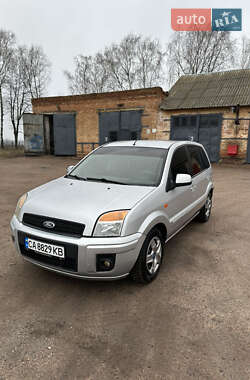 Хэтчбек Ford Fusion 2010 в 