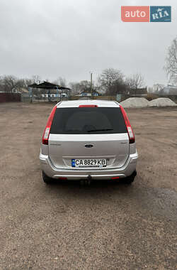 Хэтчбек Ford Fusion 2010 в 