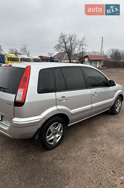 Хэтчбек Ford Fusion 2010 в 