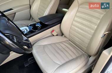 Седан Ford Fusion 2015 в 