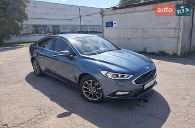 Седан Ford Fusion 2017 в 
