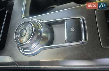 Седан Ford Fusion 2017 в 