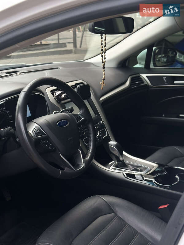 Седан Ford Fusion 2015 в Одессе