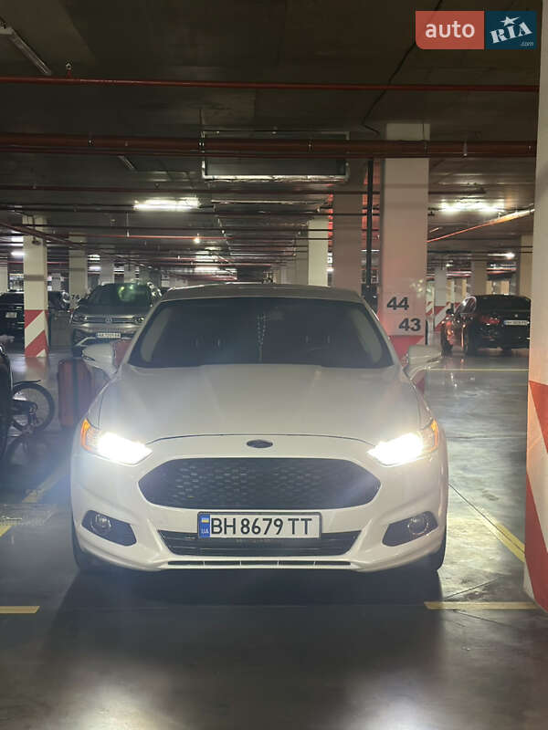 Седан Ford Fusion 2015 в Одессе