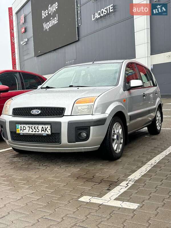 Хэтчбек Ford Fusion 2006 в 