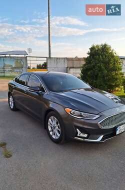 Седан Ford Fusion 2019 в 