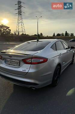 Седан Ford Fusion 2016 в 