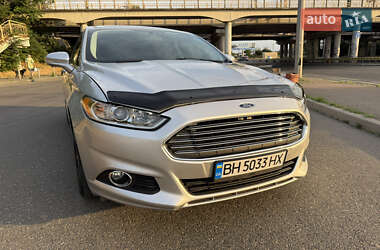 Седан Ford Fusion 2016 в 