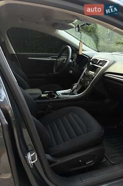 Седан Ford Fusion 2014 в 